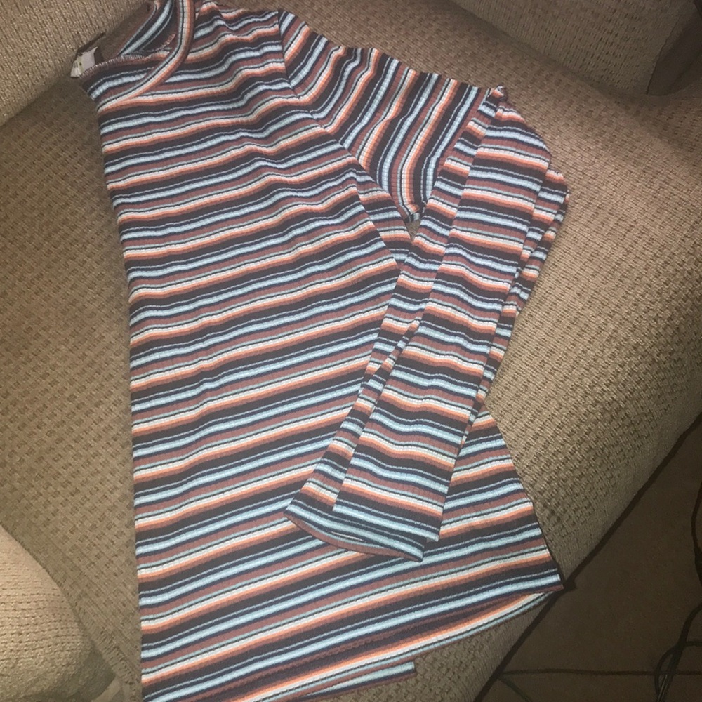 long sleeve striped crop top.